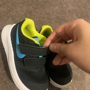 BRAND NEW NIKE BABY SNEAKER 6C